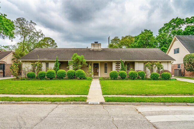 Primary Photo - 10631 Del Monte Dr