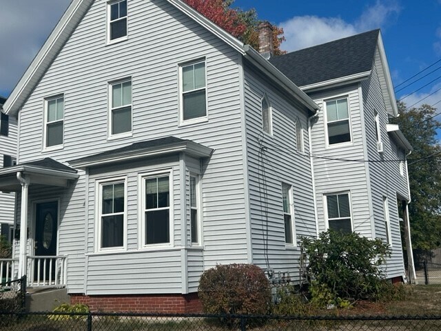 Building Photo - 72 Bower St