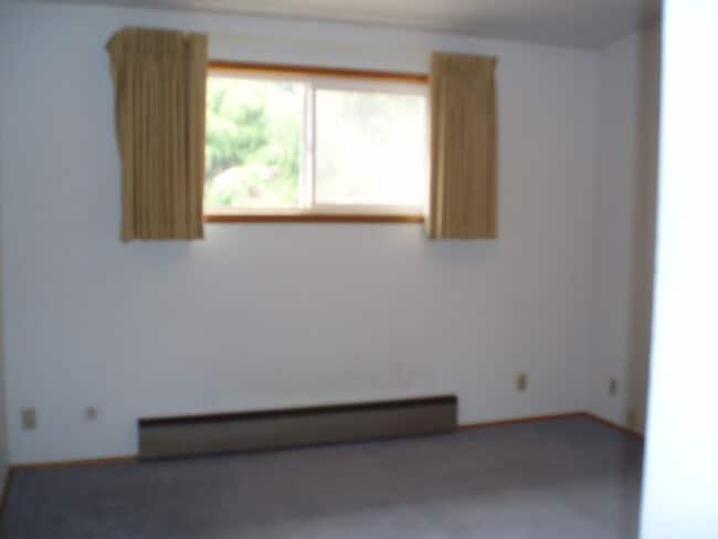 Building Photo - Cute 2 Bed 1 Bath Duplex in Tacoma