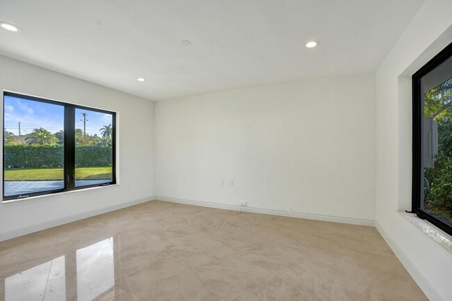 Building Photo - 2425 Fryer Point