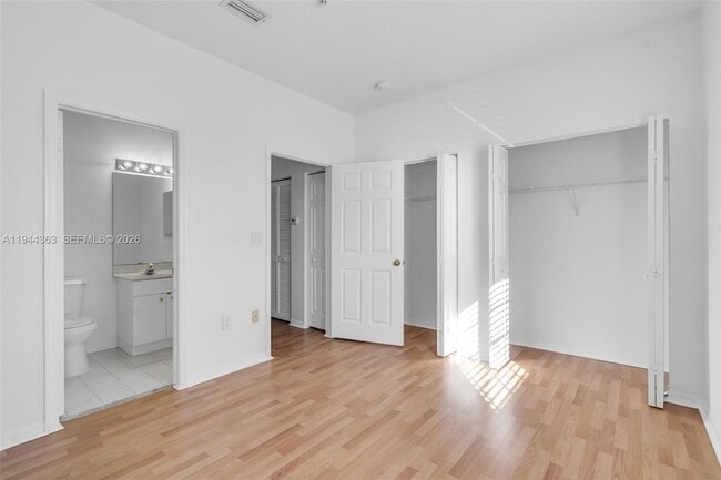 Building Photo - 5670 NW 116th Ave