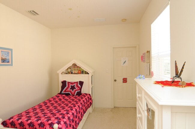 Building Photo - 3499 Parkridge Cir