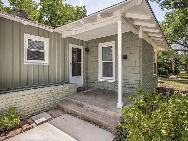 Building Photo - Darling 5 bedroom Home Near TCU.