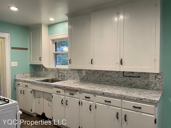 Building Photo - 1 br, 1 bath House - 2827 NE Ainsworth Street