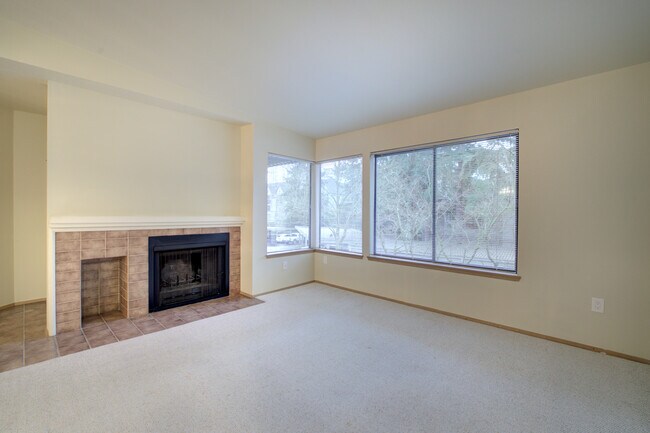 Building Photo - 1270 Bellevue Way NE