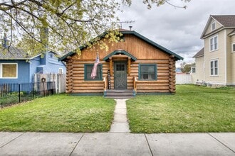 Building Photo - Cozy Downtown Cabin