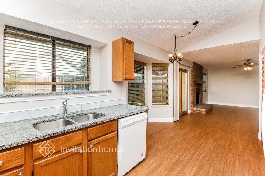 Building Photo - 1614 Stoneway Dr