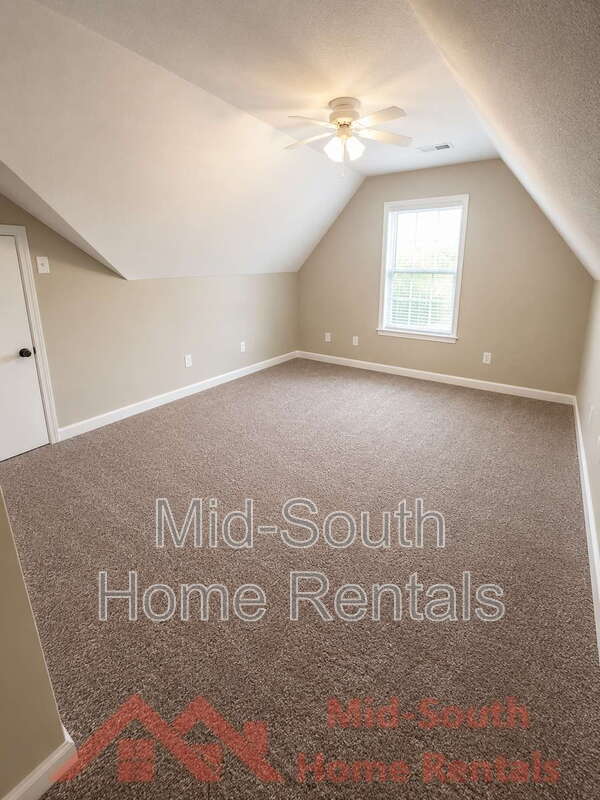 Building Photo - 9901 Woodland Bend Dr