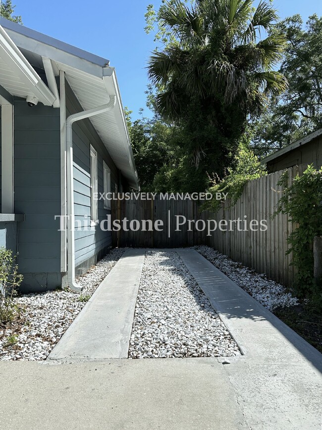 Building Photo - 1439 Dancy St