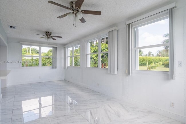 Building Photo - 2401 SW 11th Ave