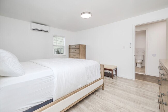 Building Photo - 138 D View Ave