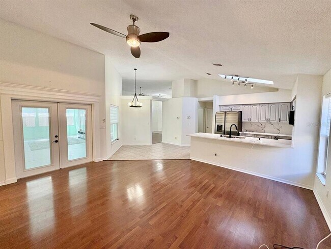 Building Photo - 10028 Oasis Palm Dr