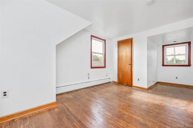 Building Photo - 63 I U Willets Rd