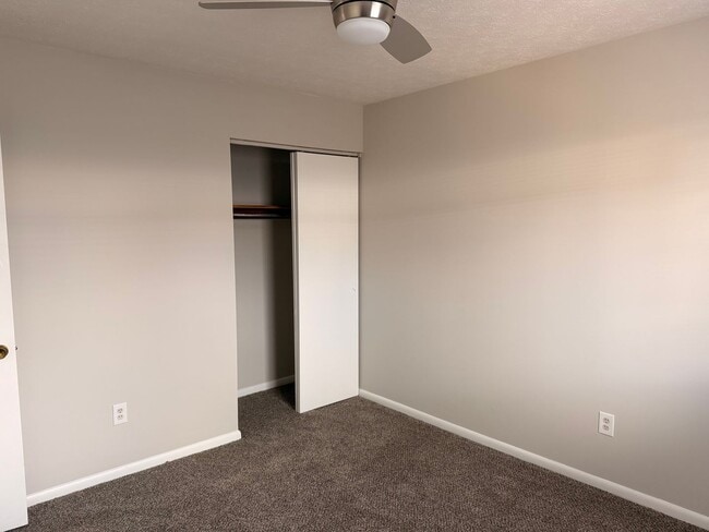 Building Photo - 2 Bedroom/1 Bath Garden Style Apartment available now!