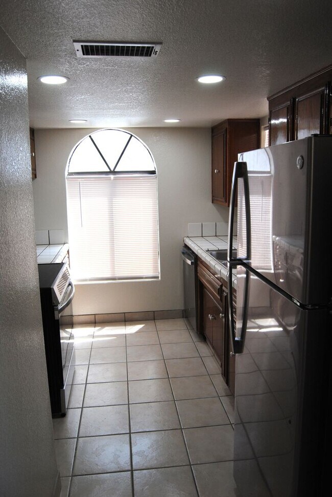 Building Photo - 3520 Ashe Rd