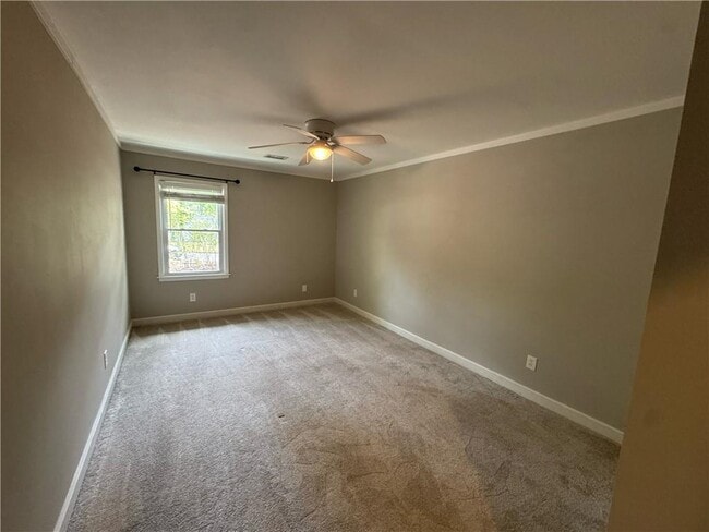 Building Photo - 2110 Six Branches Dr