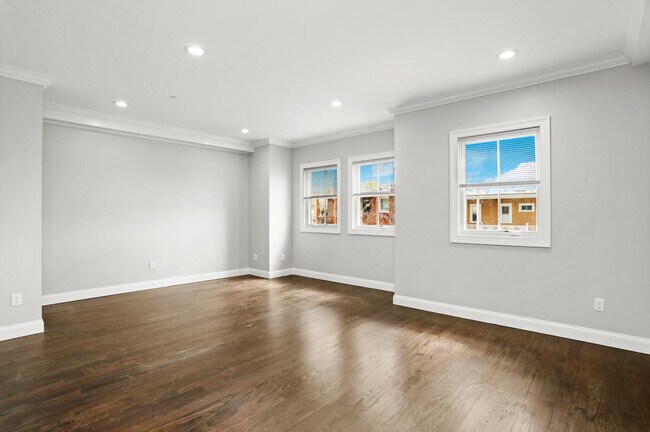 Building Photo - 4 Armonk St