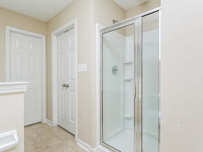 Building Photo - 7027 Maple Grove Rd