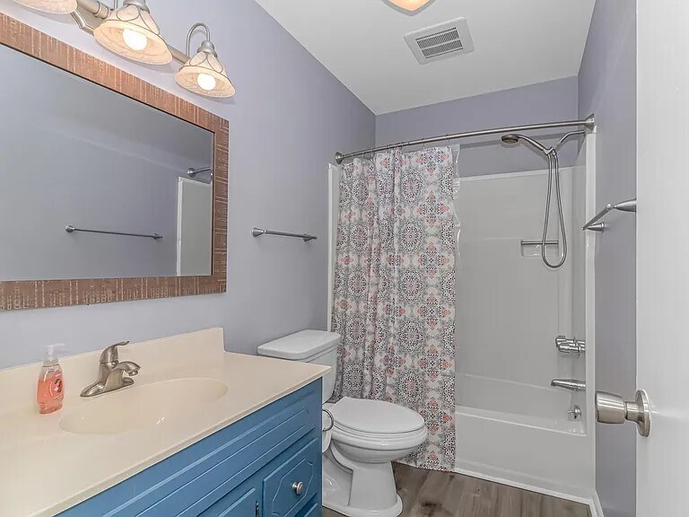 Building Photo - 163 Parkview Dr