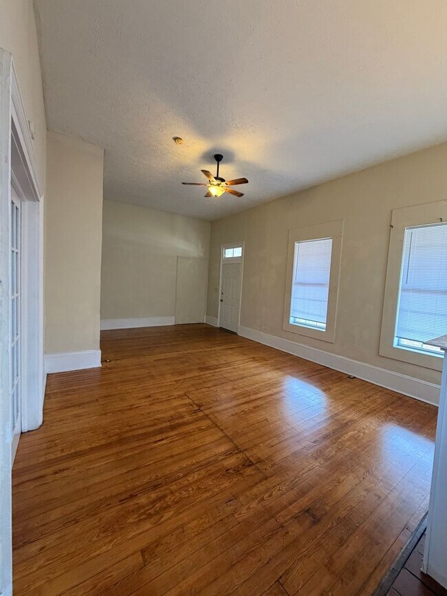 Building Photo - 1300 N Broad St