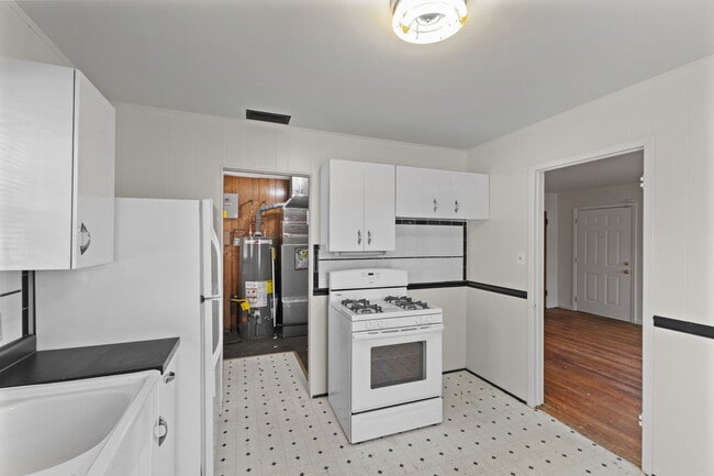 Building Photo - 3016 N Arlington Ave