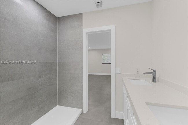Building Photo - 345 Sarto Ave