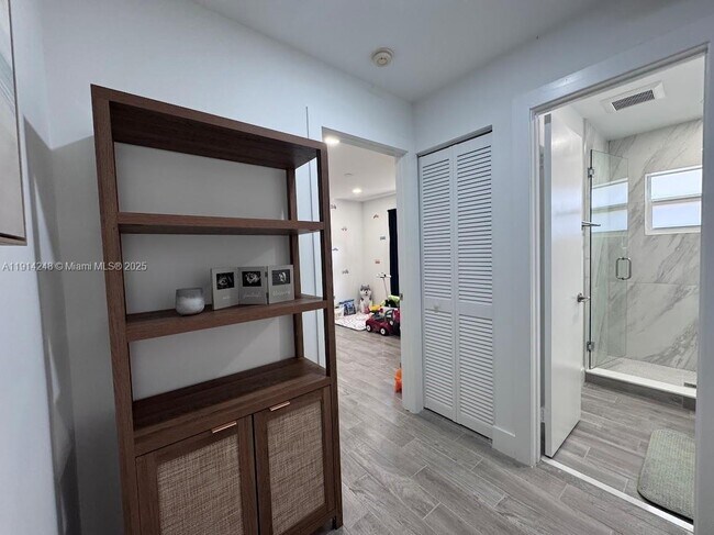 Building Photo - 5593 NW 102nd Pl