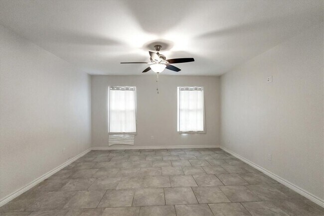 Building Photo - 525 Military Dr