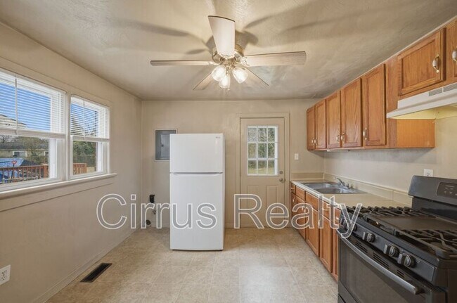 Building Photo - 1 Shelby St