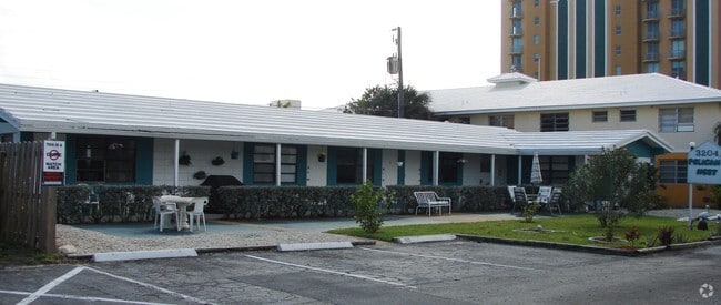 Building Photo - Pelican's Nest