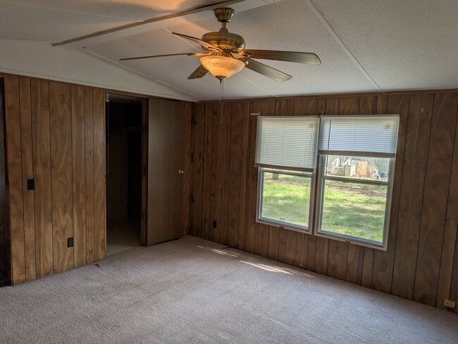 Building Photo - 233 Ransdell Ln