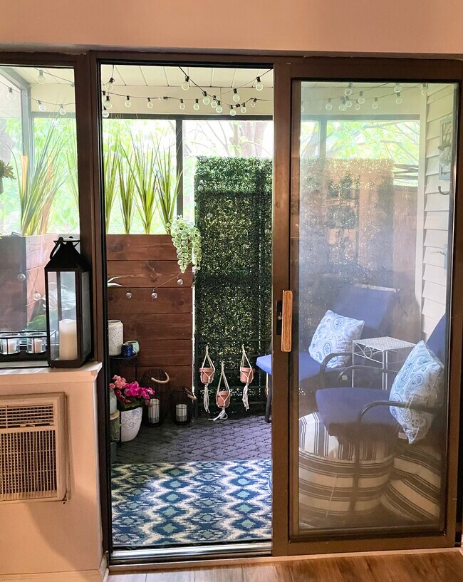 Screened in porch - 7610 York Ave S