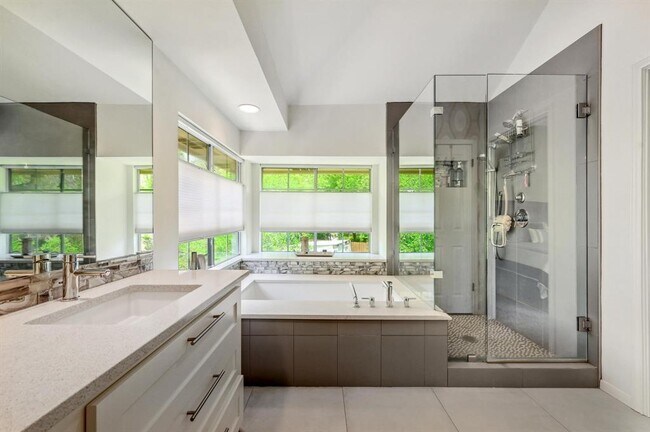 Building Photo - 8108 Asmara Dr