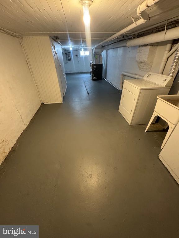 Building Photo - 508 N Streeper St