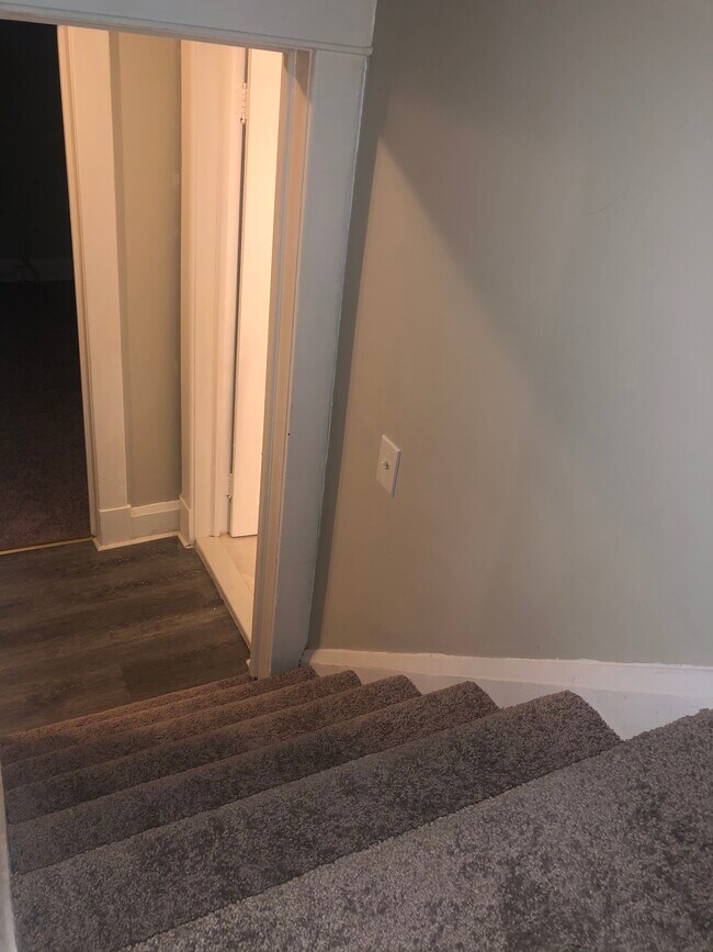 Building Photo - 2920 E Cold Spring Ln