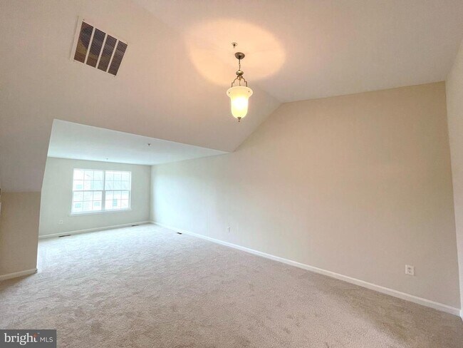 Building Photo - 113 Polo Way