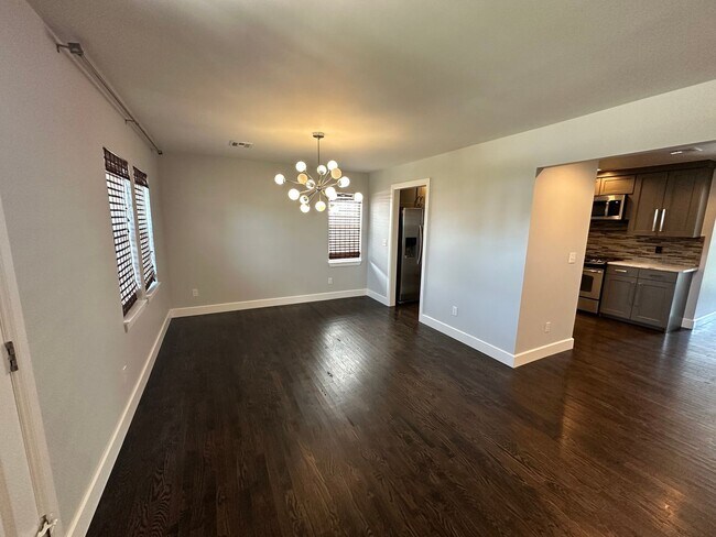 Building Photo - For Rent: Updated 3 Bed, 1.5 Bath Split-Le...