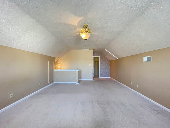 Building Photo - Near Local Shops and Restaurants