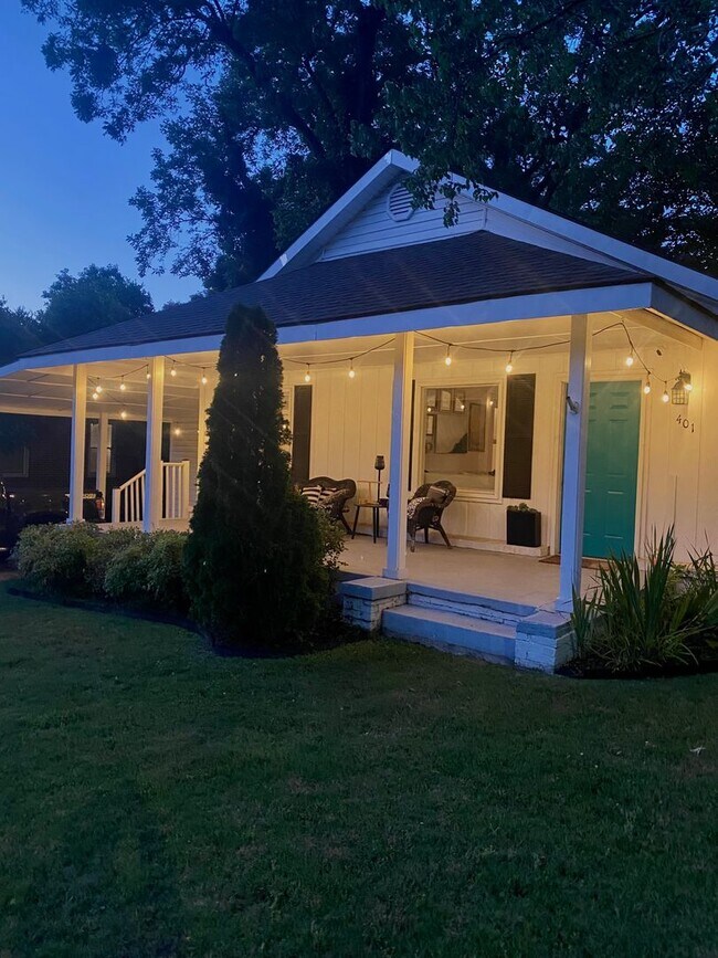 Building Photo - House in Opelika Available August!