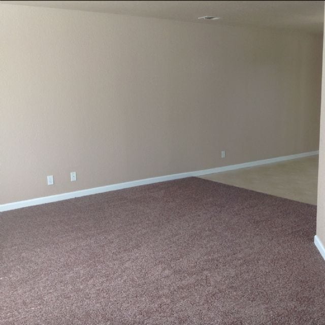 Building Photo - 558 Vermont Ave