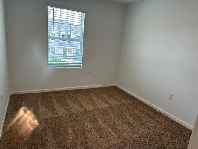 Building Photo - 9828 Walkway Dr