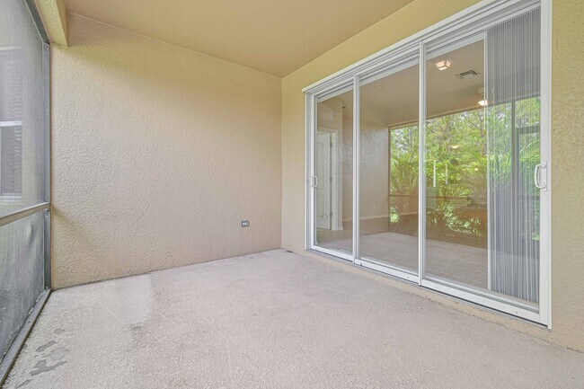Building Photo - ** NOW AVAILABLE ** Villa in Bella Terra  - 2bed/2 bath plus den
