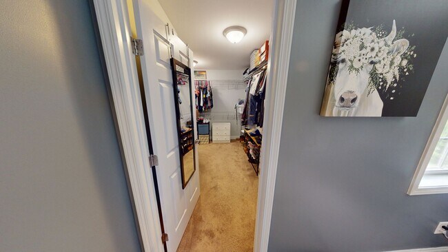 Building Photo - $500 OFF 1st Month's Rent if Leased by 07/...