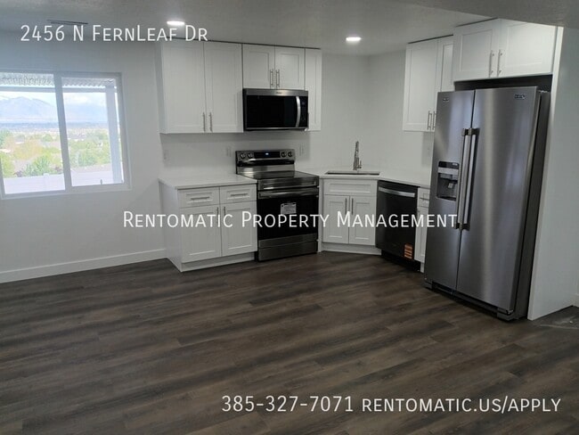 Building Photo - 2456 N Fernleaf Dr