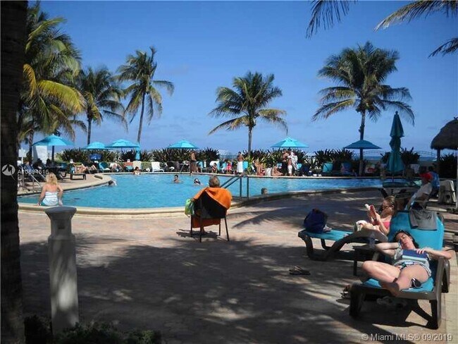 Building Photo - 3901 S Ocean Dr