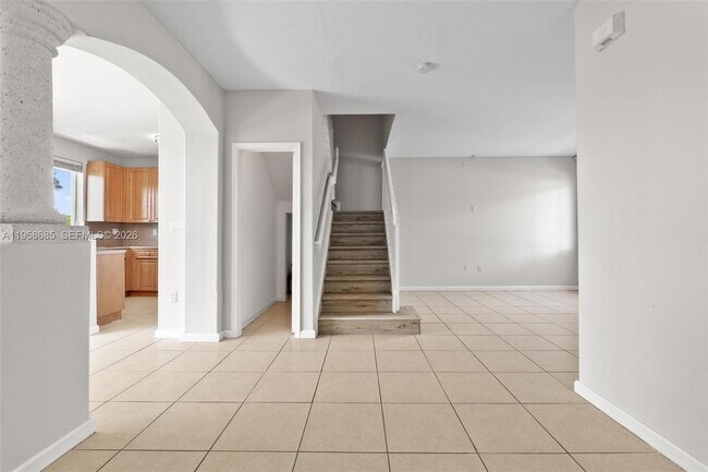 Building Photo - 1458 SE 24th Ct