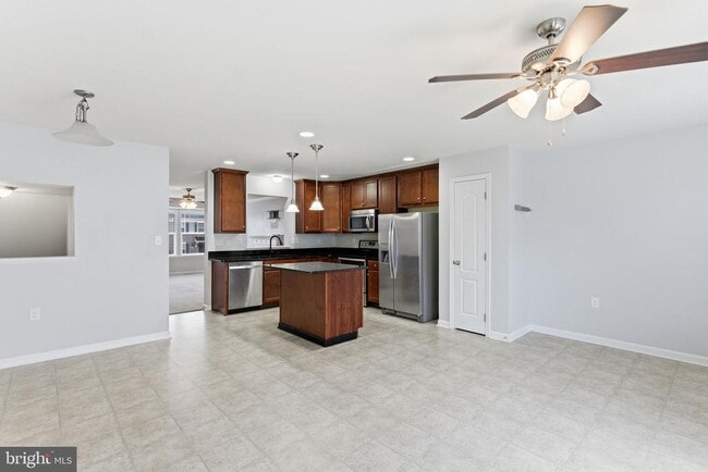 Building Photo - 37 Britania Ct