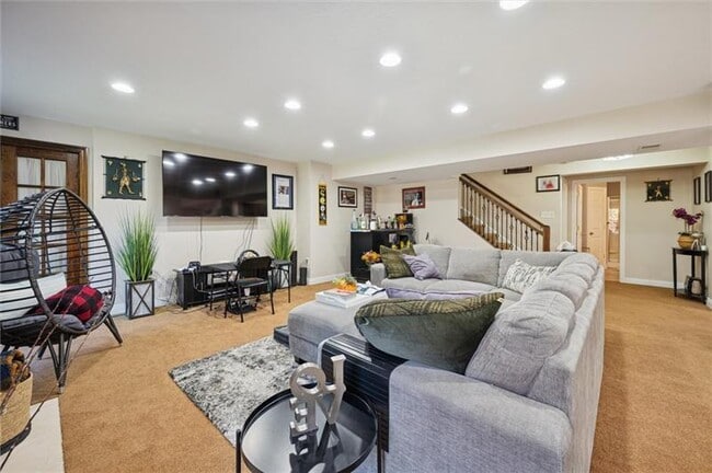 Building Photo - 1005 Autumn Woods Dr