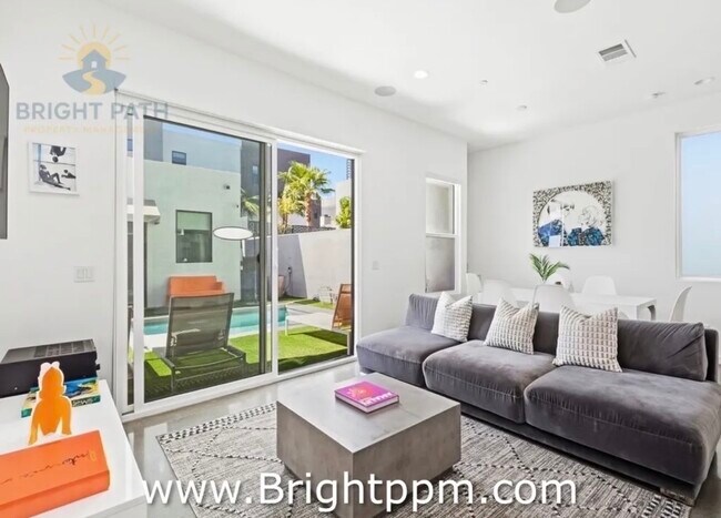 Building Photo - 2705 Paragon Loop