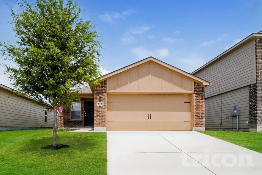 Primary Photo - 715 Wonderland Trail